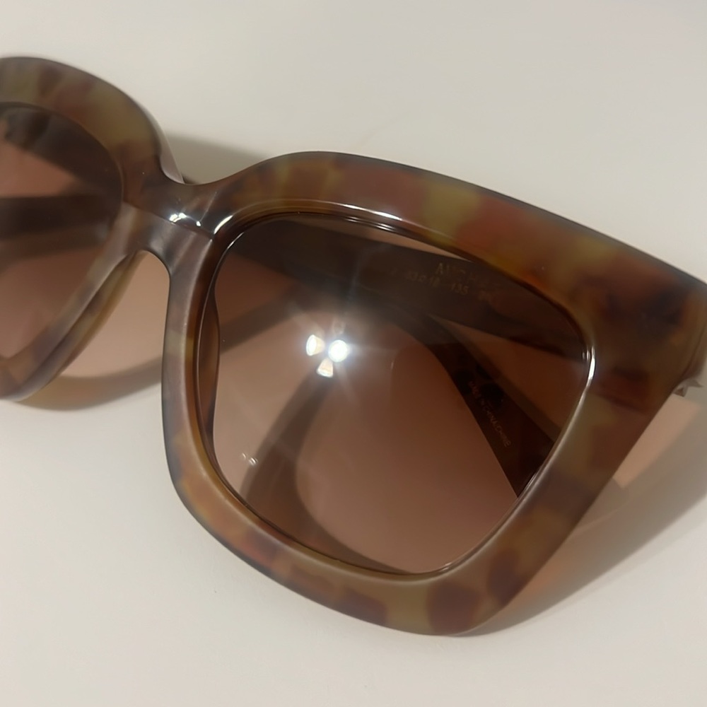 LIKE NEW Michael Kors Sunglasses
